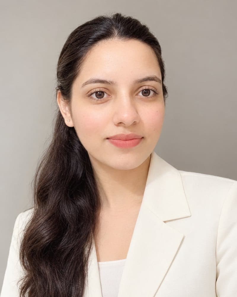Portrait of Alishba Khalid, founder of Apexium